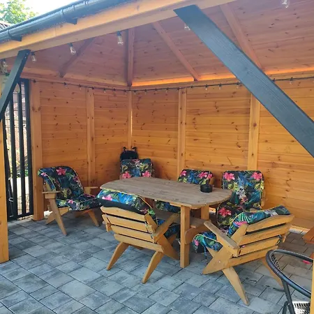 Goscinne Javka W Jantarze Apartment *